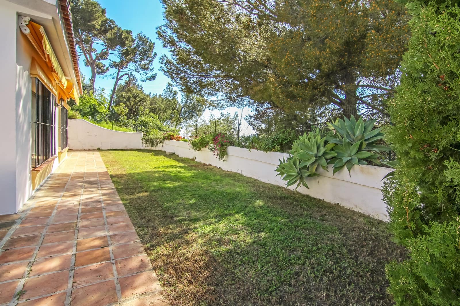 3 chambre Villa/Maison à vendre à Istan avec piscine - 650 000 € (Ref: 9729339)