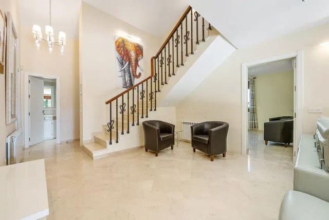 6 soverom Villa til salgs i Nueva Atalaya, Estepona med svømmebasseng garasje - € 2 150 000 (Ref: 9729340)