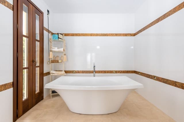 7 soverom Villa til salgs i Alhaurín el Grande med garasje - € 2 200 000 (Ref: 9732205)