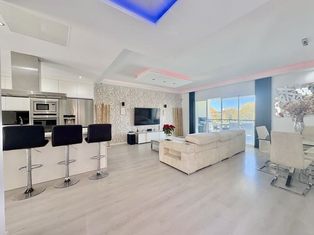 6 soveværelse Byhus til salg i Marbella med swimmingpool garage - € 1.200.000 (Ref: 9735661)