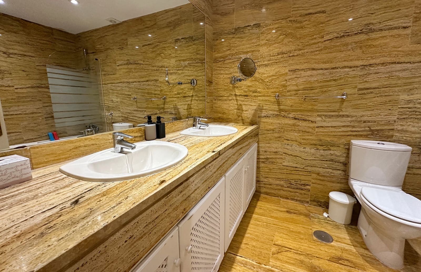 2 soveværelse Lejlighed til salg i Marbella med swimmingpool garage - € 899.000 (Ref: 9738636)