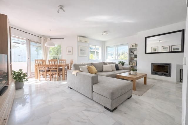 3 makuuhuone Kattohuoneisto myytävänä paikassa Mijas Costa, Mijas mukana uima-altaan - 395 000 € (Ref: 9738637)