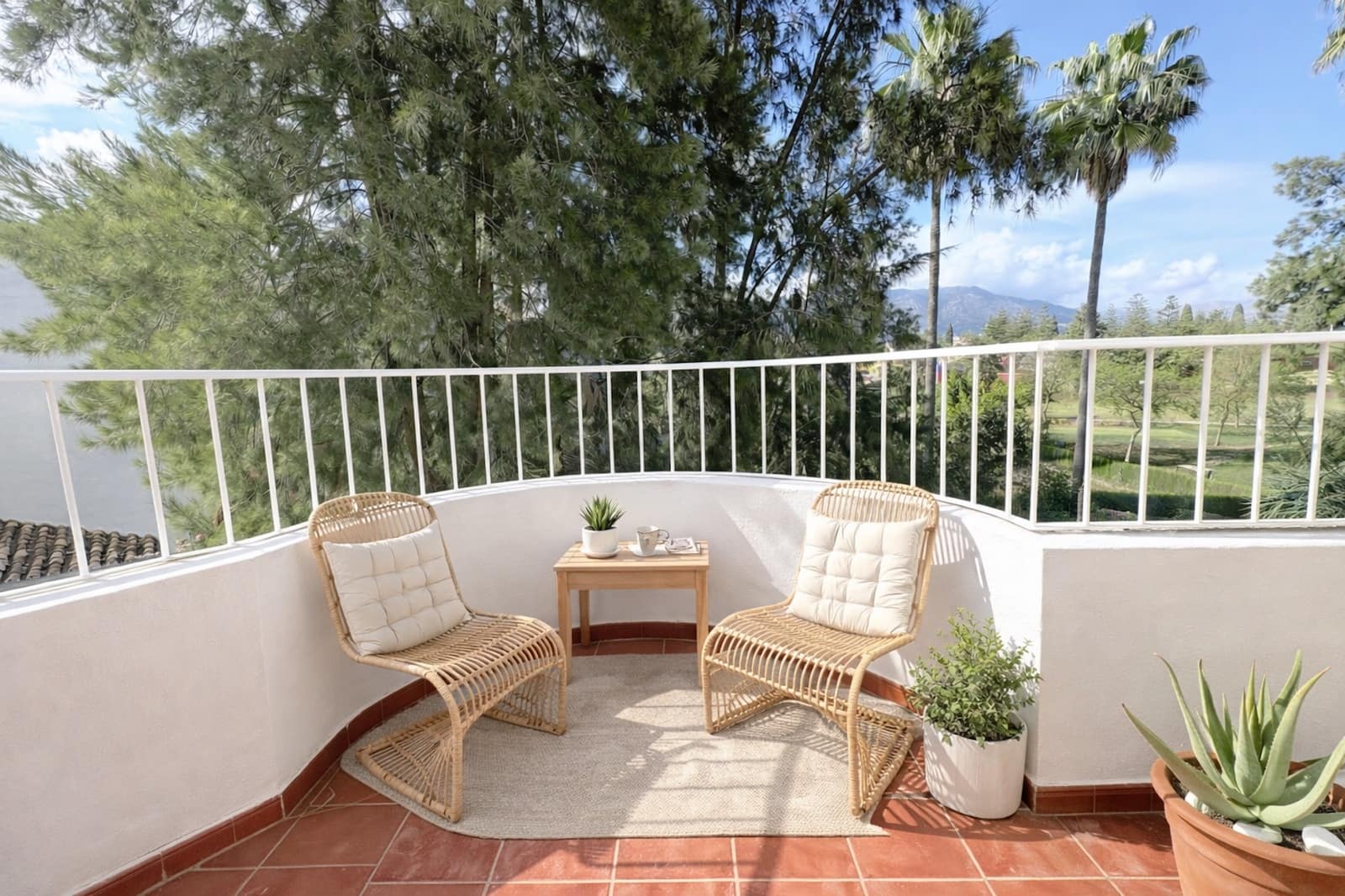 3 bedroom Penthouse for sale in Mijas Costa with pool - € 395,000 (Ref: 9738637)