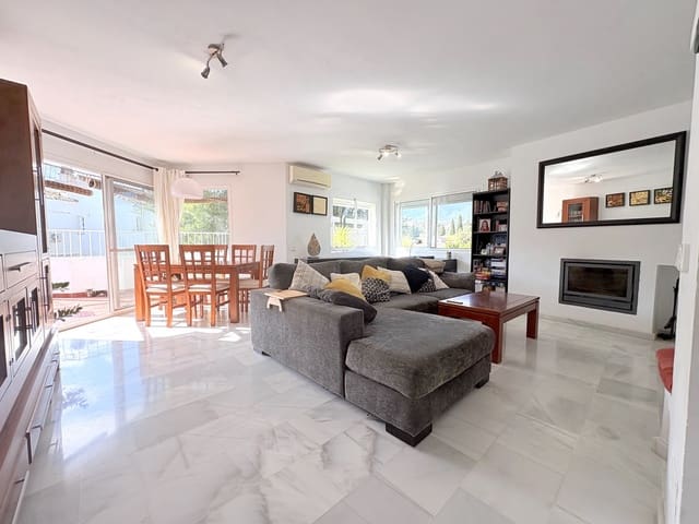 3 makuuhuone Kattohuoneisto myytävänä paikassa Mijas Costa, Mijas mukana uima-altaan - 395 000 € (Ref: 9738637)