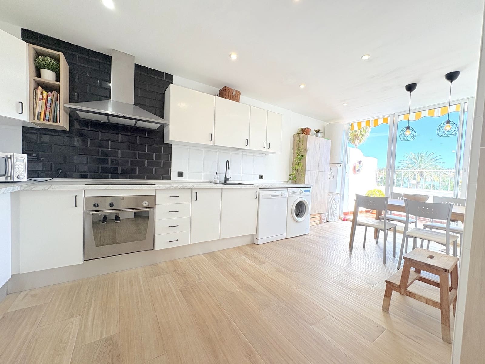 3 bedroom Penthouse for sale in Mijas Costa with pool - € 395,000 (Ref: 9738637)