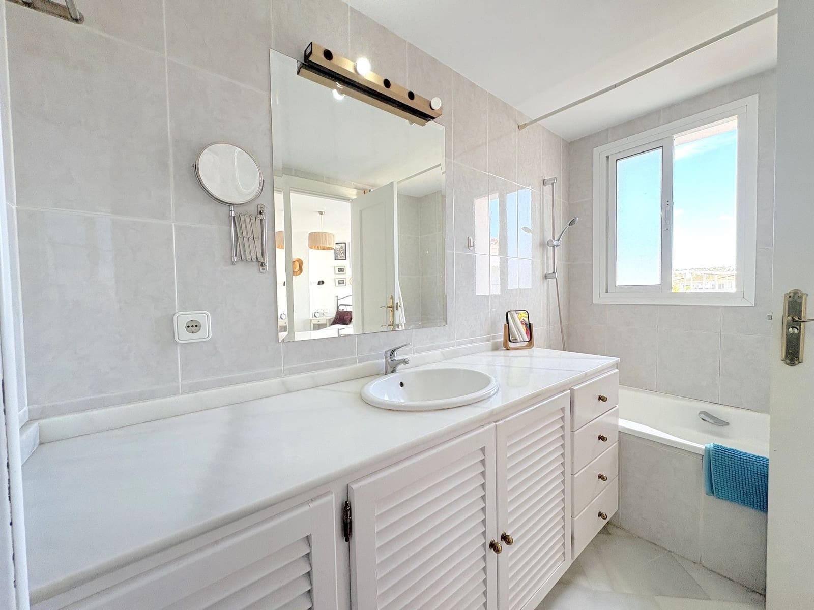 3 bedroom Penthouse for sale in Mijas Costa with pool - € 395,000 (Ref: 9738637)