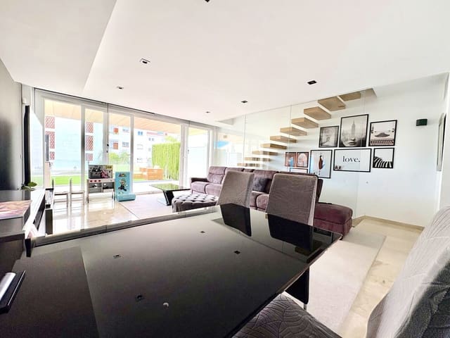 Casa de 4 habitaciones en Calahonda, Mijas en venta con piscina garaje - 875.000 € (Ref: 9741824)