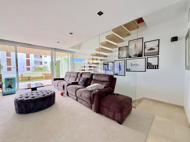 Casa de 4 habitaciones en Calahonda, Mijas en venta con piscina garaje - 875.000 € (Ref: 9741824)