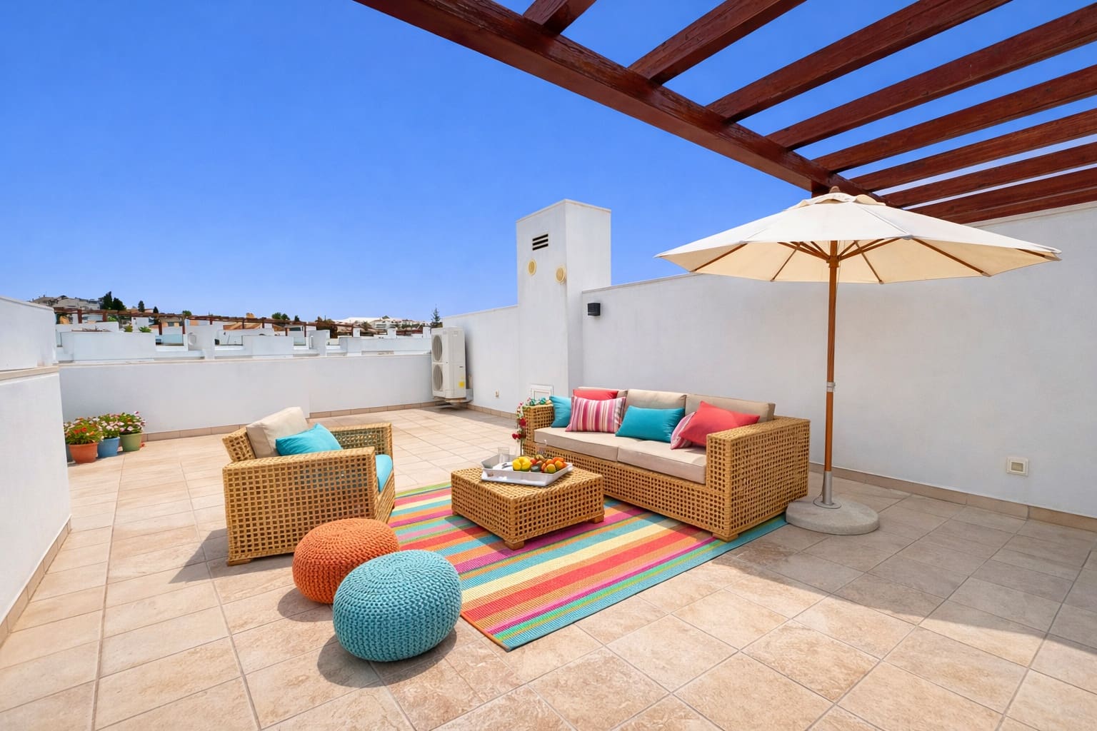 4 bedroom Townhouse for sale in Calahonda with pool garage - € 860,000 (Ref: 9741824)