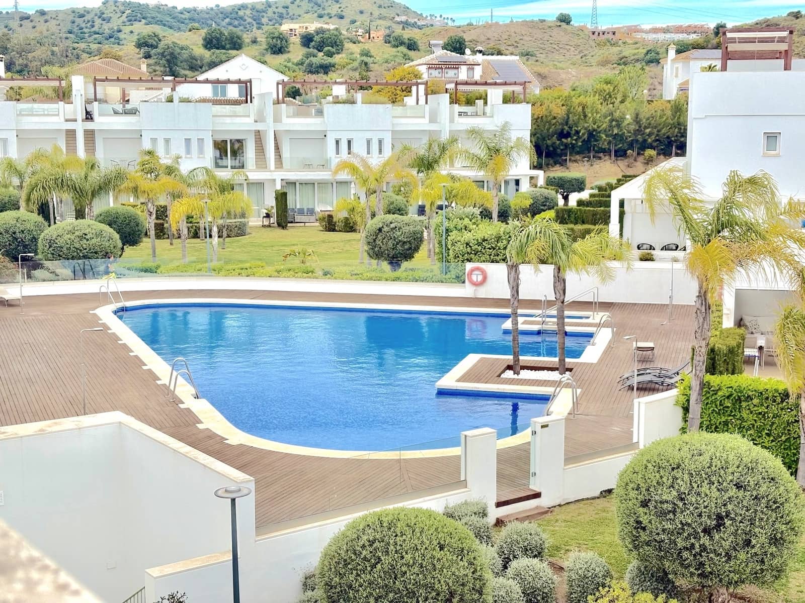 4 bedroom Townhouse for sale in Calahonda with pool garage - € 860,000 (Ref: 9741824)