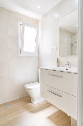 2 bedroom Apartment for sale in Cruz de Humilladero, Málaga city with garage - € 280,000 (Ref: 9748093)