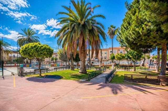 2 bedroom Apartment for sale in Cruz de Humilladero, Málaga city with garage - € 280,000 (Ref: 9748093)