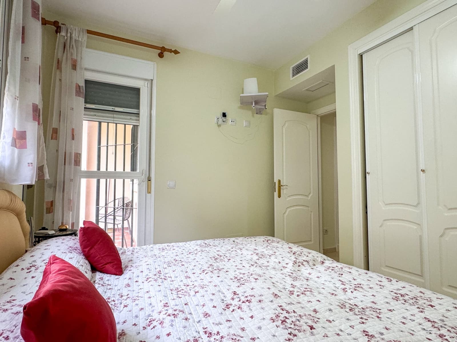 5 sovrum Hus till salu i Manilva med pool garage - 410 000 € (Ref: 9758866)