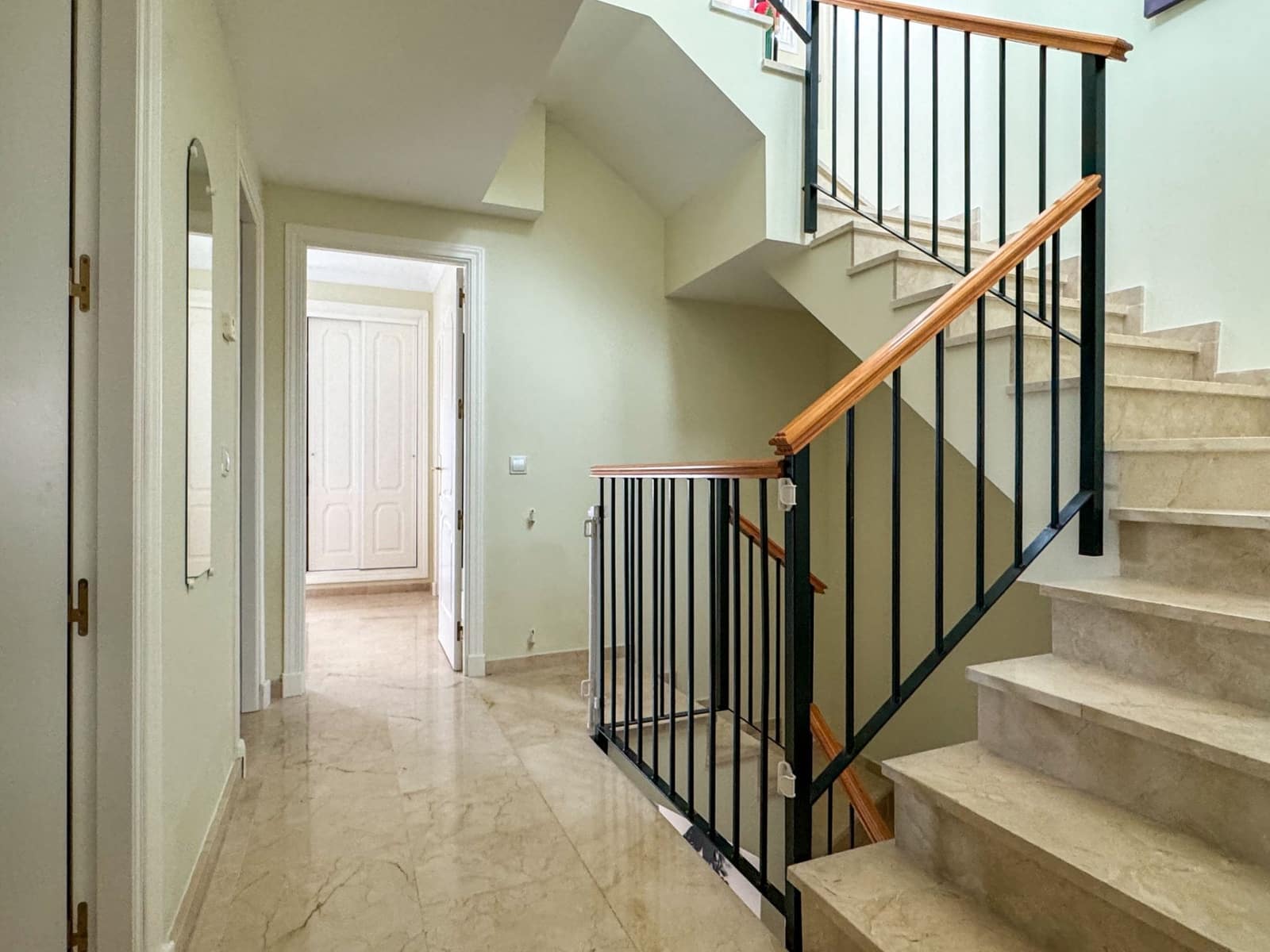 5 sovrum Hus till salu i Manilva med pool garage - 410 000 € (Ref: 9758866)