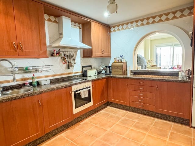 5 sovrum Hus till salu i Manilva med pool garage - 410 000 € (Ref: 9758866)