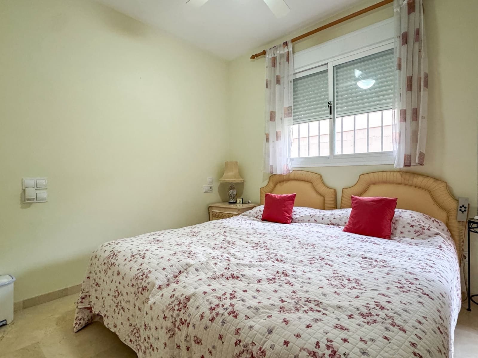 5 sovrum Hus till salu i Manilva med pool garage - 410 000 € (Ref: 9758866)