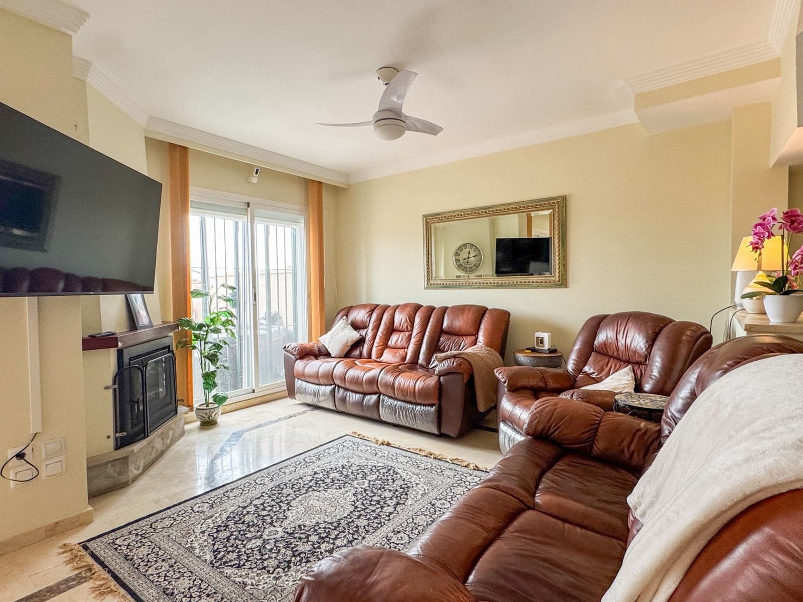 5 sovrum Hus till salu i Manilva med pool garage - 410 000 € (Ref: 9758866)