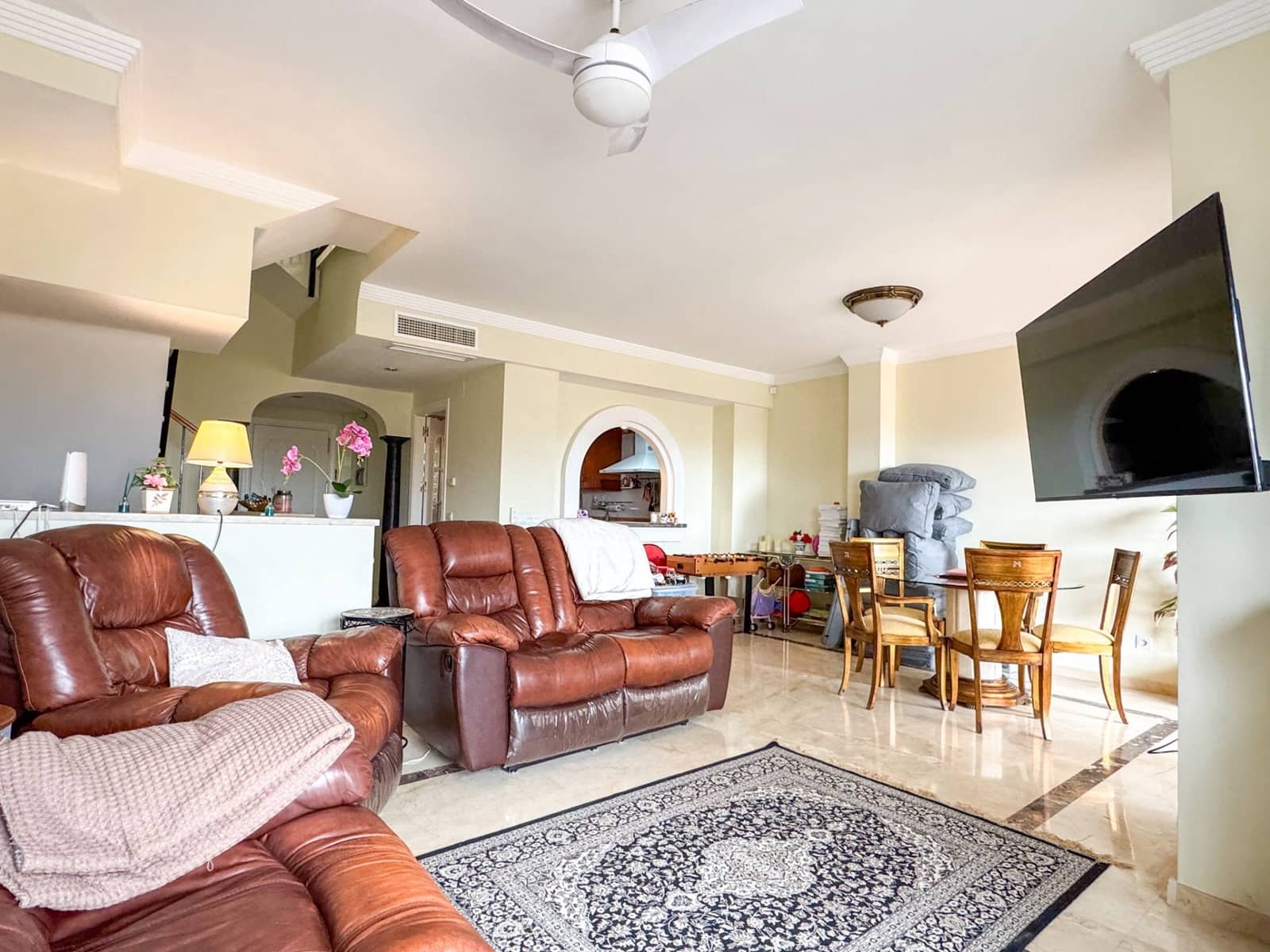 5 sovrum Hus till salu i La Duquesa / Puerto de la Duquesa med pool garage - 410 000 € (Ref: 9758866)