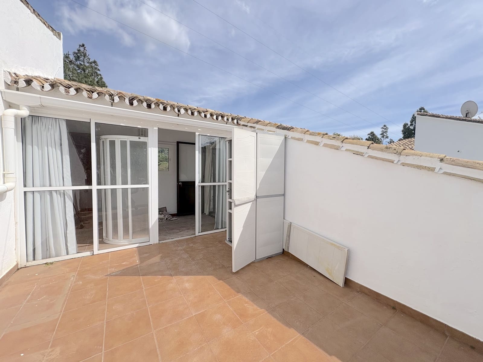 3 makuuhuone Omakotitalo myytävänä paikassa Calahonda mukana uima-altaan 
autotalli - 795 000 € (Ref: 9770718)