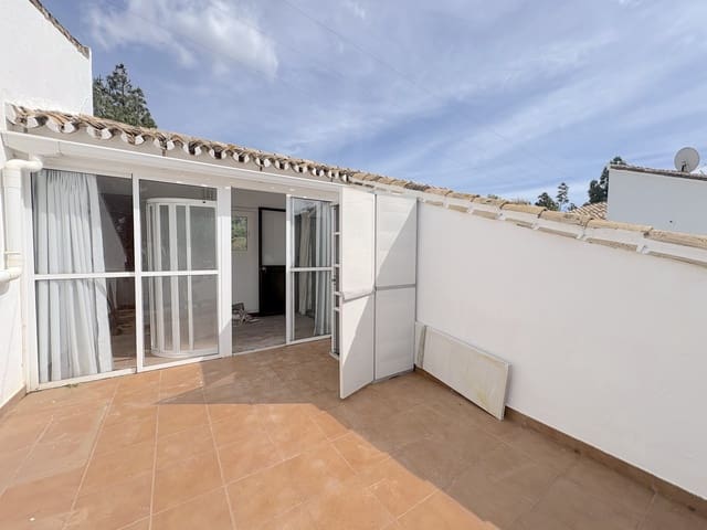 3 makuuhuone Omakotitalo myytävänä paikassa Calahonda, Mijas mukana uima-altaan 
autotalli - 795 000 € (Ref: 9770718)