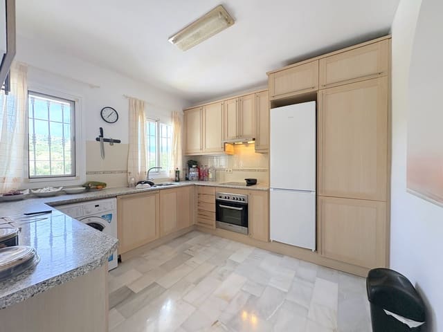 3 soveværelse Byhus til salg i Calahonda, Mijas med swimmingpool garage - € 795.000 (Ref: 9770718)