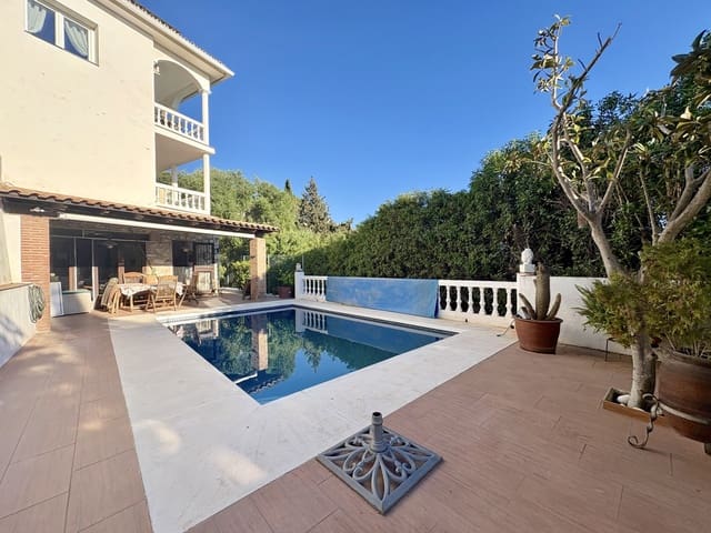 5 soverom Villa til salgs i La Cala de Mijas, Mijas med svømmebasseng - € 900 000 (Ref: 9780669)