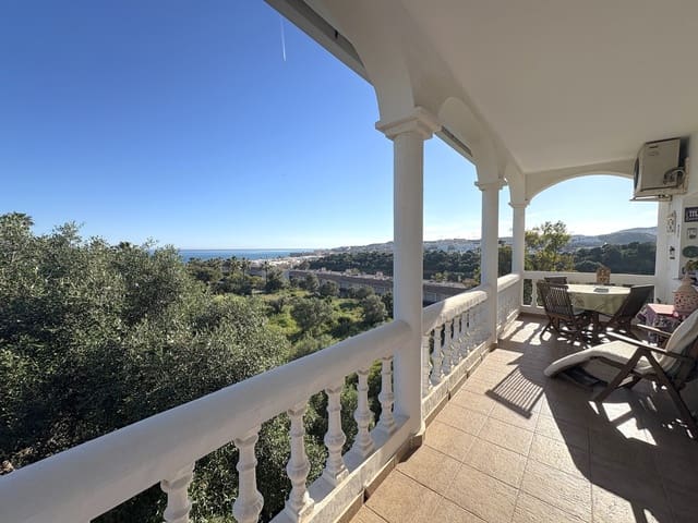 5 quarto Moradia para venda em La Cala de Mijas, Mijas com piscina - 900 000 € (Ref: 9780669)