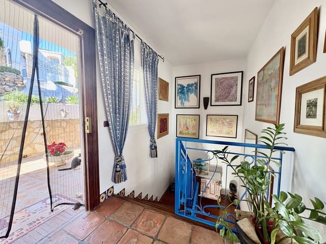 5 quarto Moradia para venda em La Cala de Mijas, Mijas com piscina - 900 000 € (Ref: 9780669)