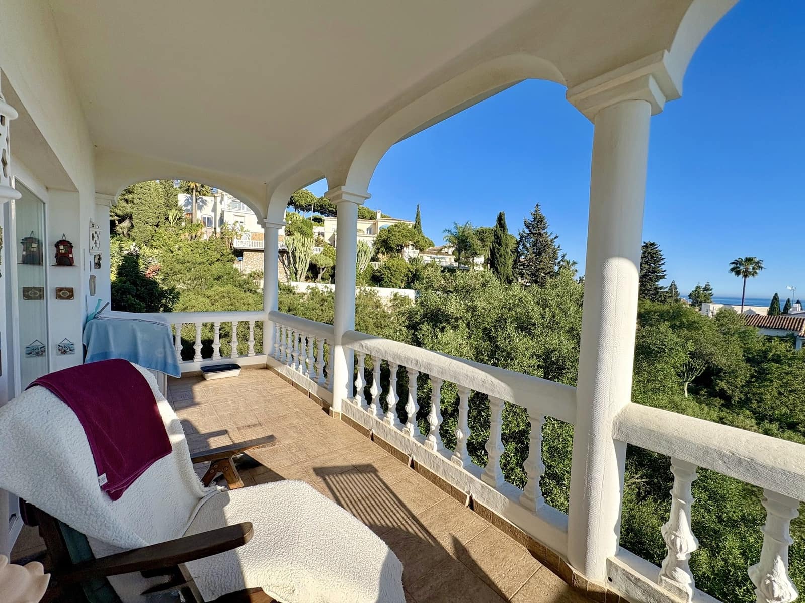 5 soveværelse Villa til salg i La Cala de Mijas med swimmingpool - € 900.000 (Ref: 9780669)