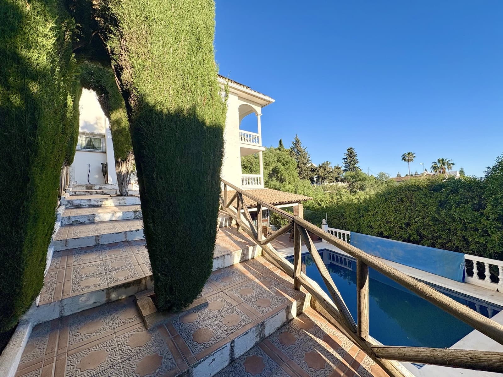 5 soveværelse Villa til salg i La Cala de Mijas med swimmingpool - € 900.000 (Ref: 9780669)