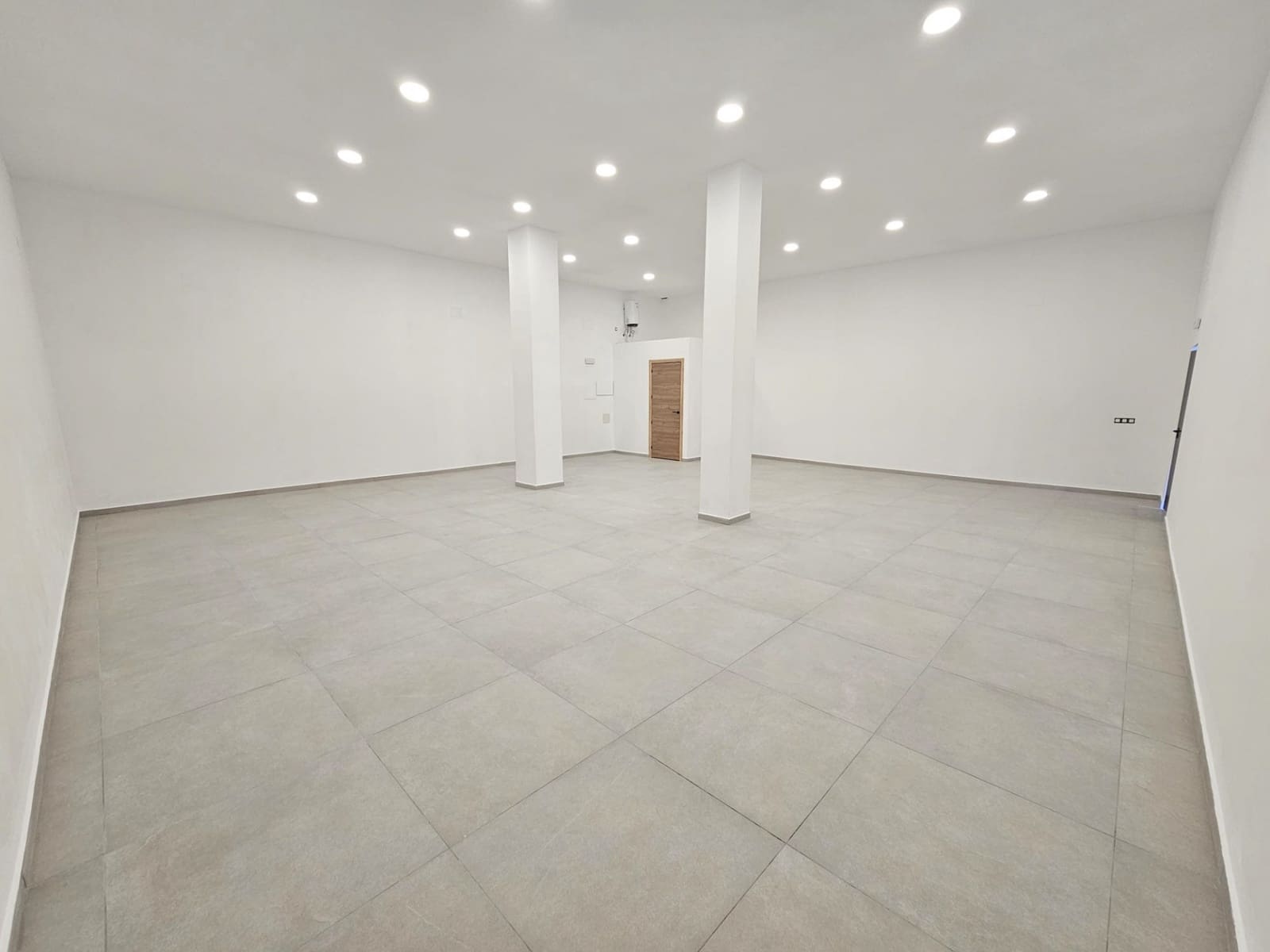 Commercieel te koop in Mijas Costa met garage - € 290.000 (Ref: 9788473)