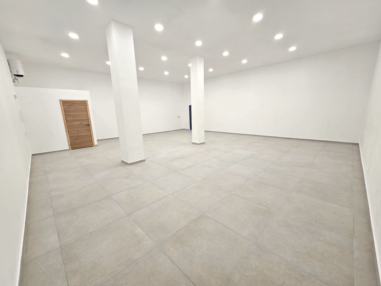 Comercial para venda em Mijas Costa com garagem - 290 000 € (Ref: 9788473)