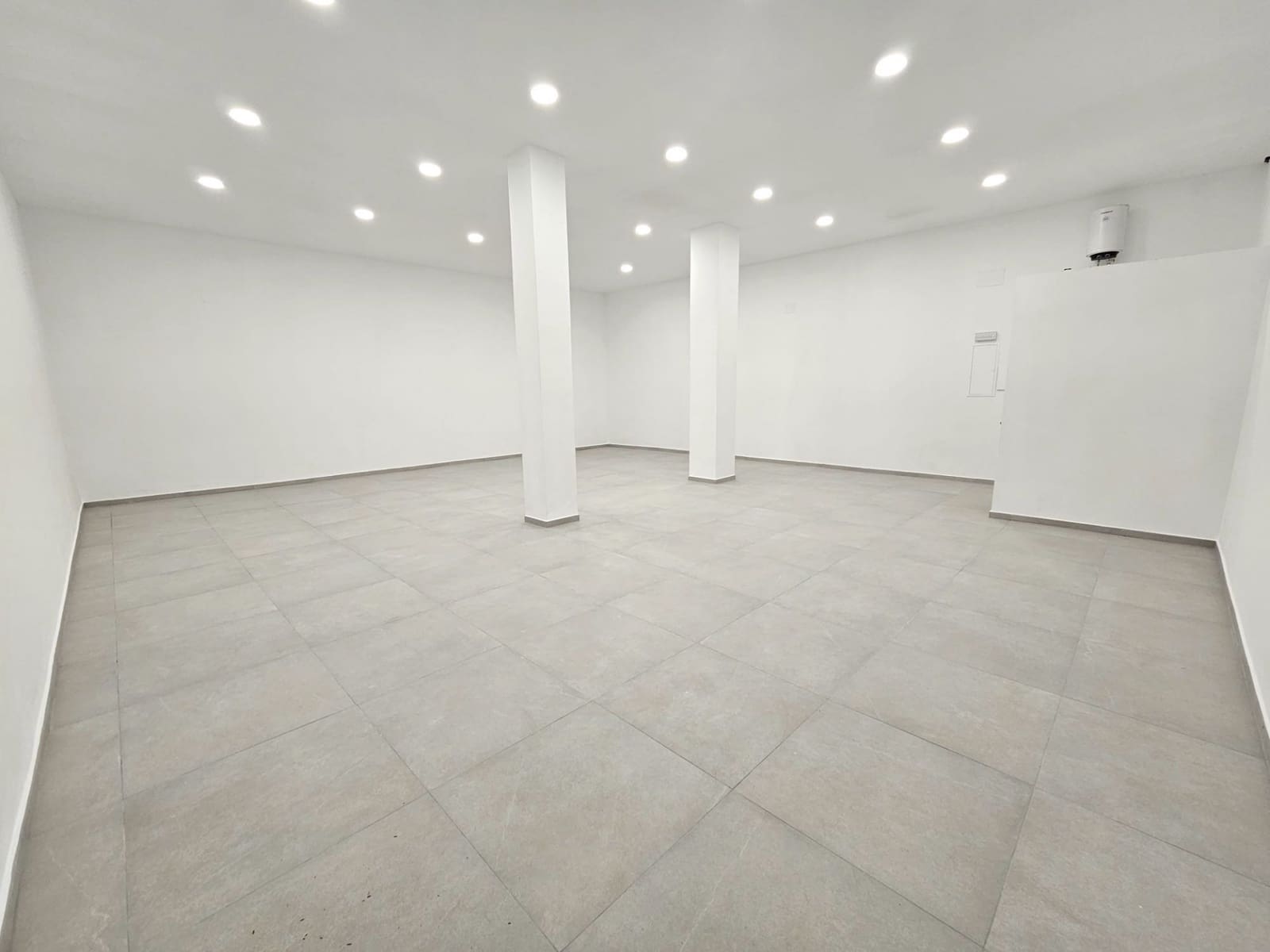 Comercial para venda em Mijas Costa com garagem - 290 000 € (Ref: 9788473)