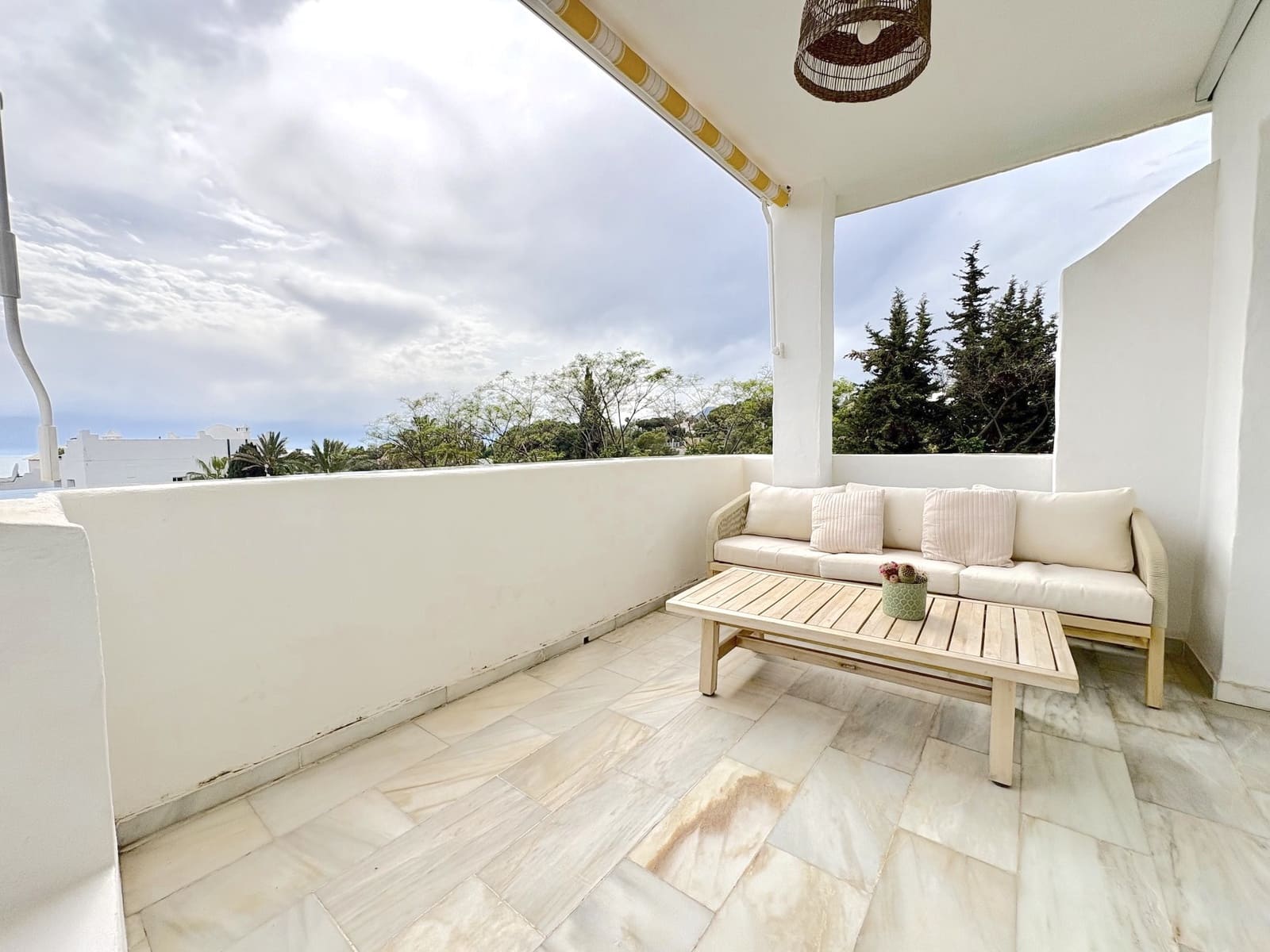 2 soveværelse Lejlighed til salg i Marbella med swimmingpool garage - € 410.000 (Ref: 9794732)