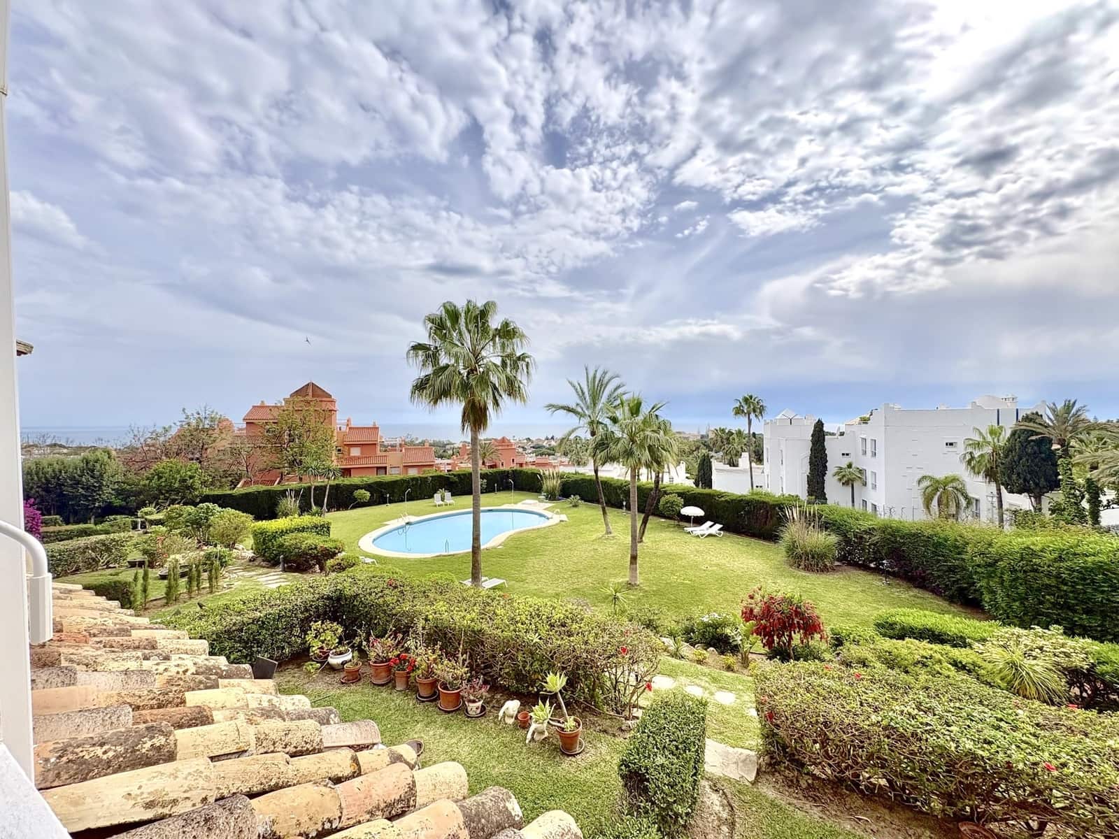 2 soveværelse Lejlighed til salg i Marbella med swimmingpool garage - € 410.000 (Ref: 9794732)