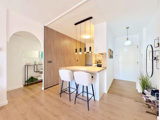 2 soveværelse Lejlighed til salg i Marbella med swimmingpool garage - € 359.000 (Ref: 9794734)