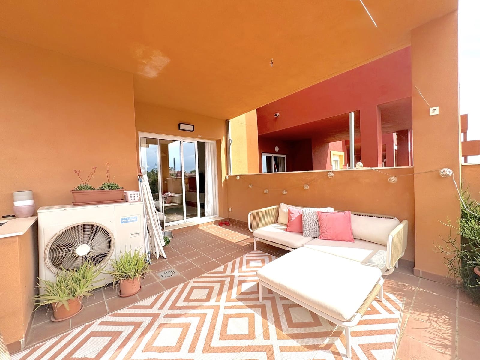 2 soveværelse Lejlighed til salg i Marbella med swimmingpool garage - € 359.000 (Ref: 9794734)