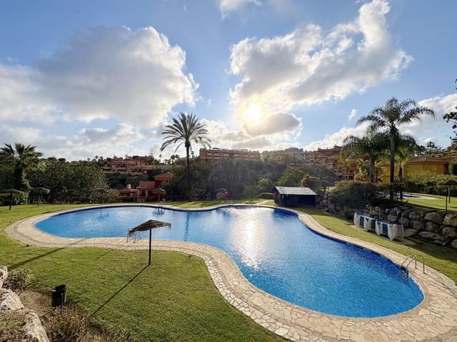 2 soveværelse Lejlighed til salg i Marbella med swimmingpool garage - € 359.000 (Ref: 9794734)