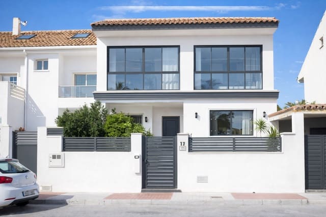 6 Zimmer Doppelhaus zu verkaufen in San Pedro de Alcantara, Marbella mit Garage - 950.000 € (Ref: 9799373)