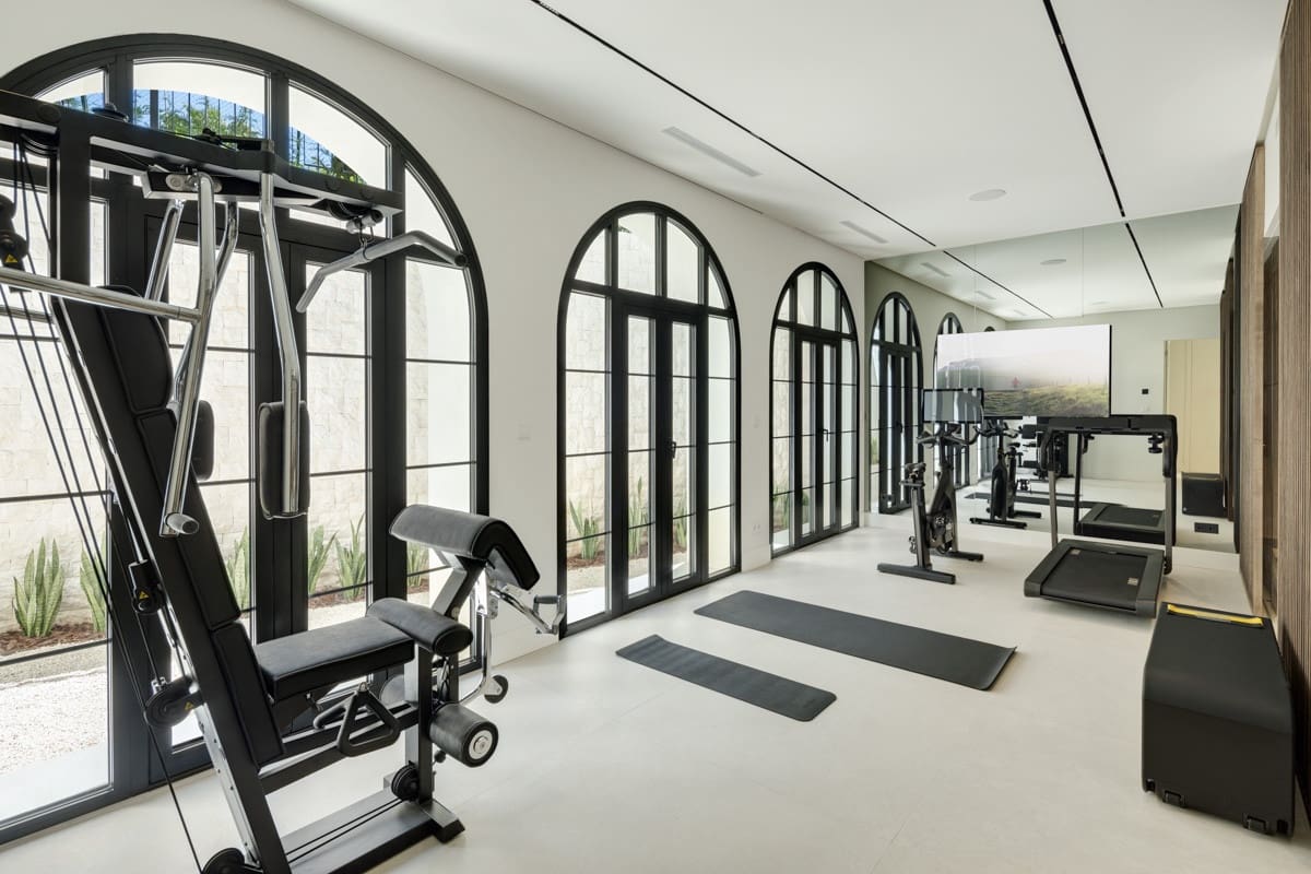 6 slaapkamer Villa te koop in Marbella met zwembad garage - € 12.450.000 (Ref: 9799375)