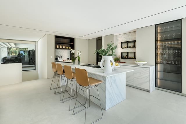 6 sovrum Villa till salu i Marbella med pool garage - 12 450 000 € (Ref: 9799375)