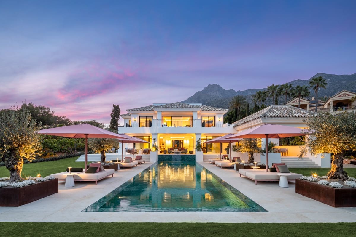 6 sovrum Villa till salu i Marbella med pool garage - 12 450 000 € (Ref: 9799375)
