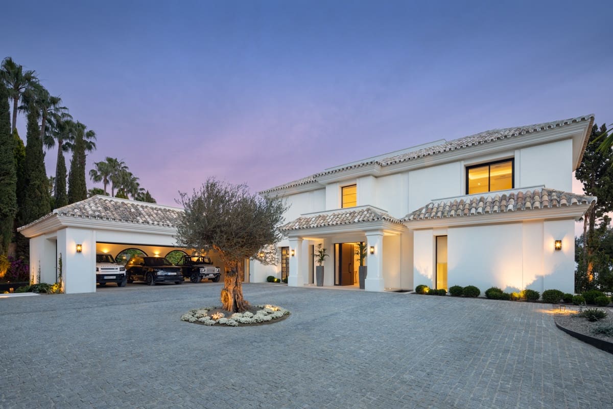 6 sovrum Villa till salu i Marbella med pool garage - 12 450 000 € (Ref: 9799375)