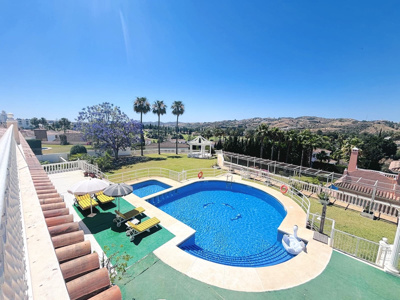 8 makuuhuone Huvila myytävänä paikassa Mijas Costa mukana uima-altaan 
autotalli - 2 980 000 € (Ref: 9806540)