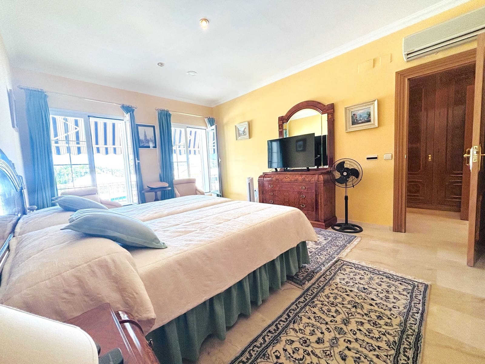 8 makuuhuone Huvila myytävänä paikassa Mijas Costa mukana uima-altaan 
autotalli - 2 980 000 € (Ref: 9806540)