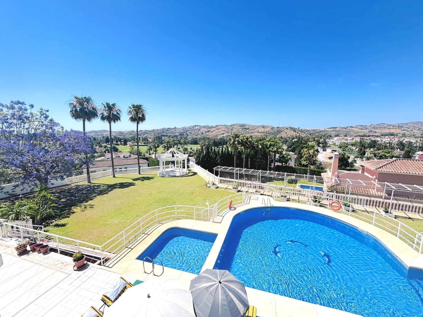 8 makuuhuone Huvila myytävänä paikassa Mijas Costa mukana uima-altaan 
autotalli - 2 980 000 € (Ref: 9806540)