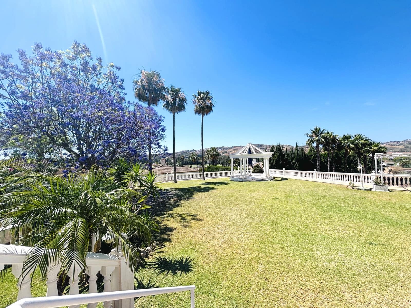 8 makuuhuone Huvila myytävänä paikassa Mijas Costa mukana uima-altaan 
autotalli - 2 980 000 € (Ref: 9806540)