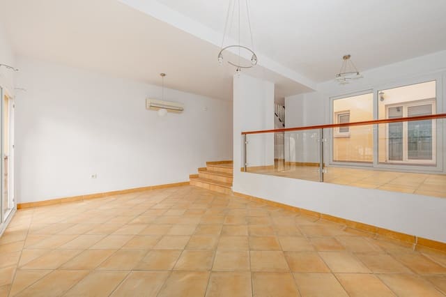 3 quarto Casa em Banda para venda em Alhaurín Golf, Alhaurín el Grande com piscina garagem - 349 000 € (Ref: 9808044)