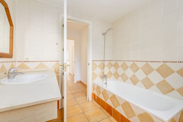 3 quarto Casa em Banda para venda em Alhaurín Golf, Alhaurín el Grande com piscina garagem - 349 000 € (Ref: 9808044)