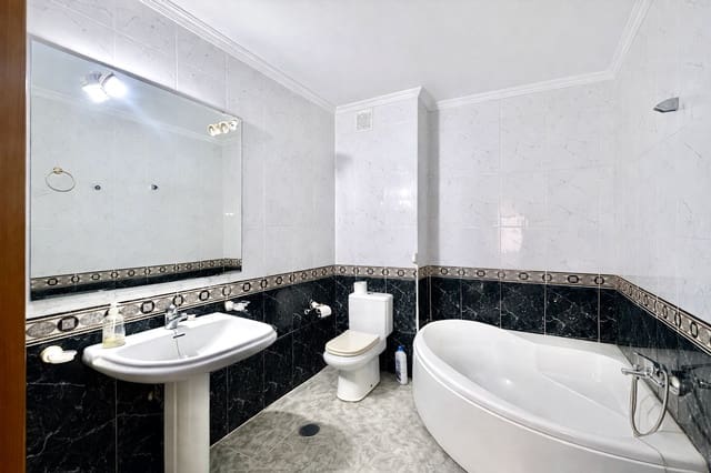 3 makuuhuone Asunto myytävänä paikassa Roquetas de Mar - 240 000 € (Ref: 9808045)